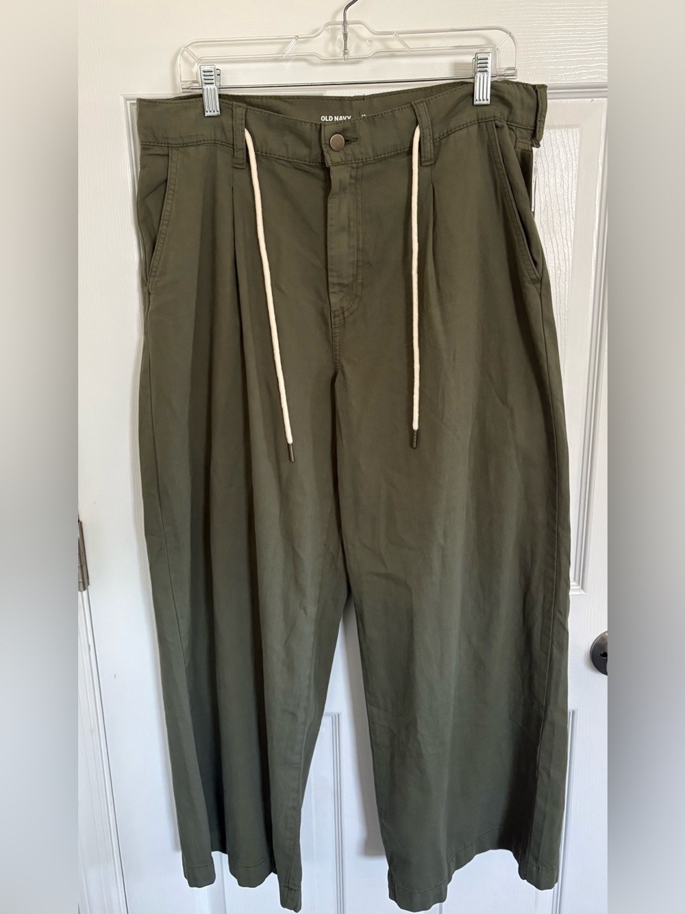 Old Navy Drapey High Rise Drawcord Wide Leg Pants- Army Green Petite Size 12 NWT